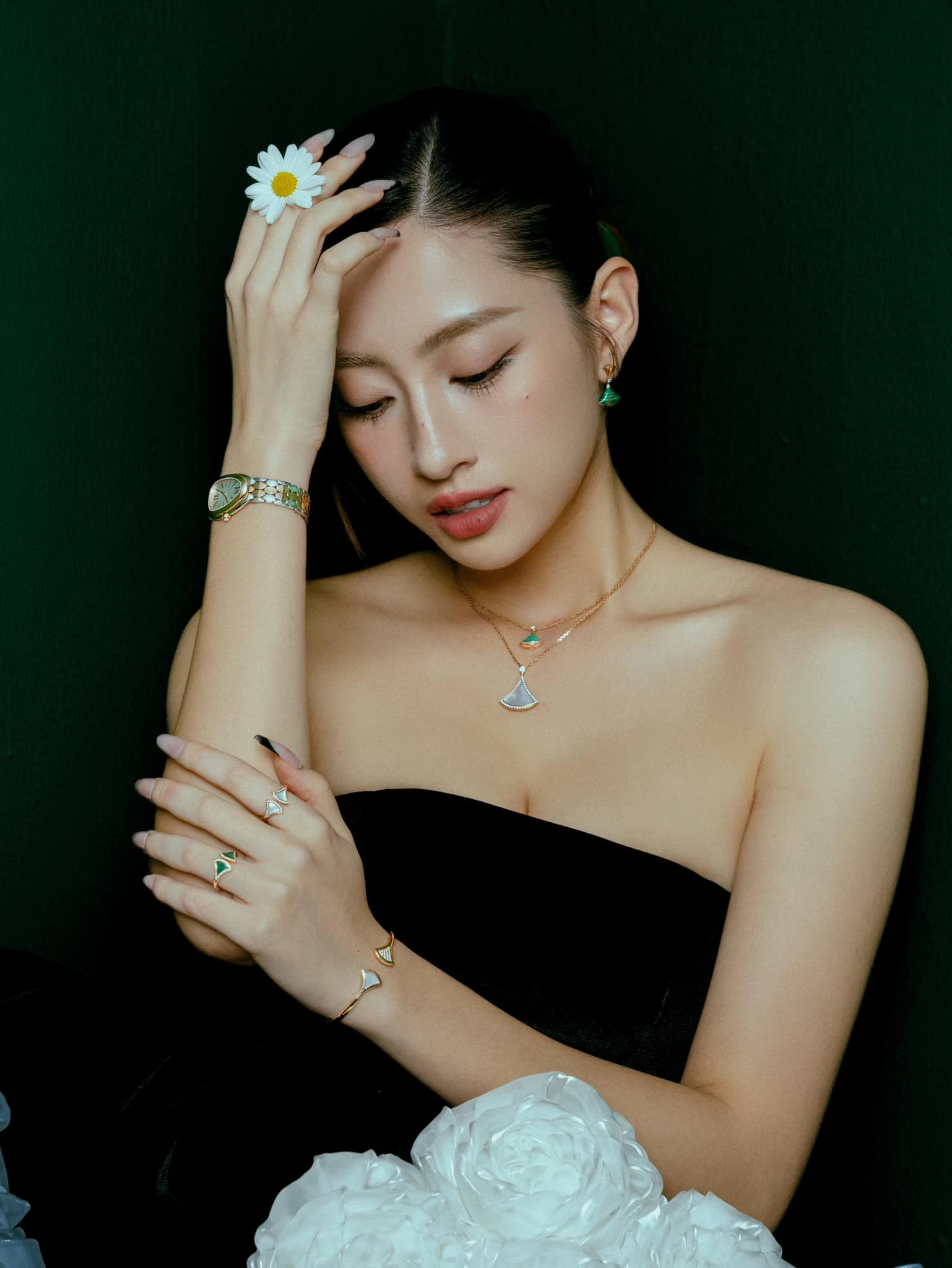 Lương thùy linh 2