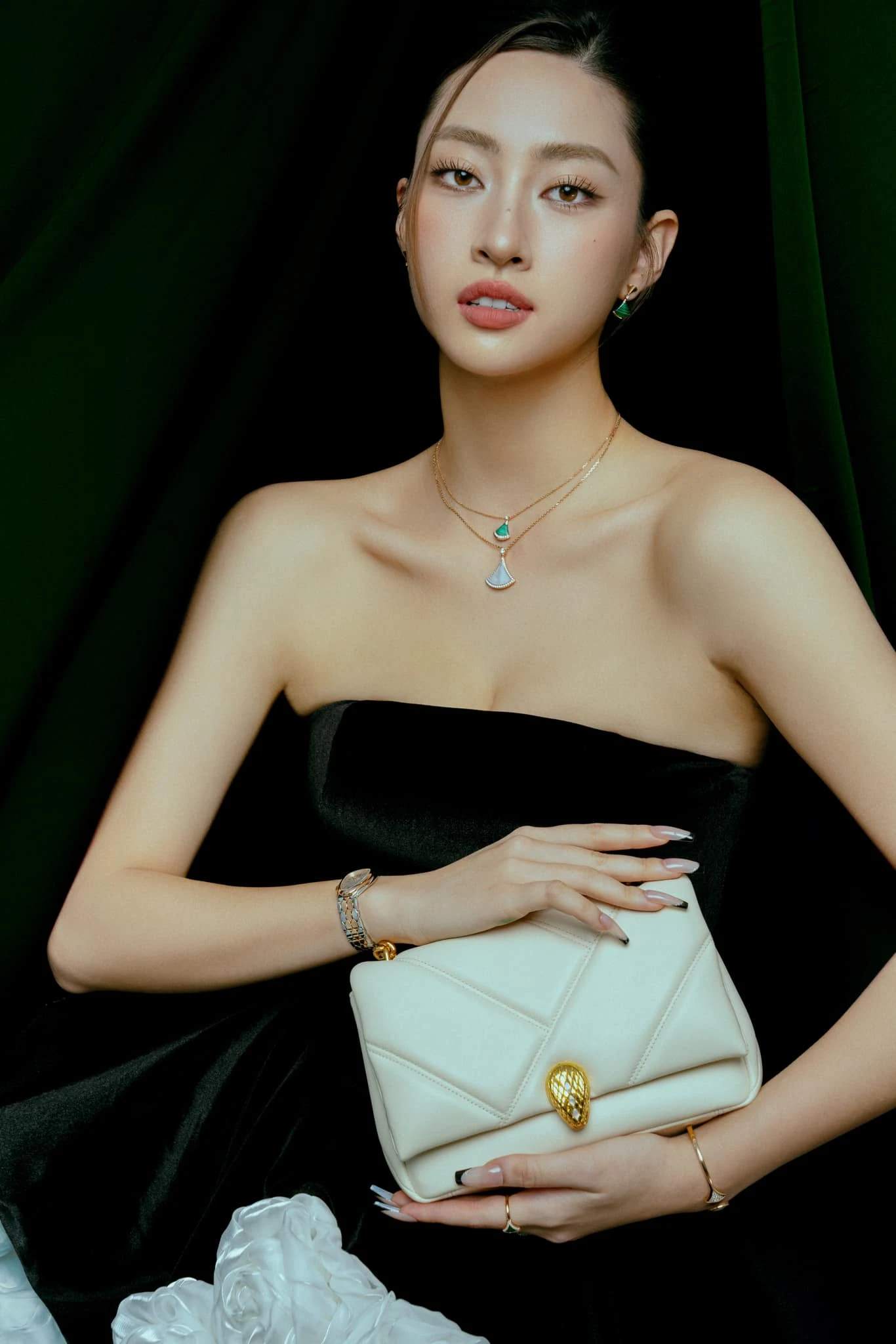 Lương thùy linh 3