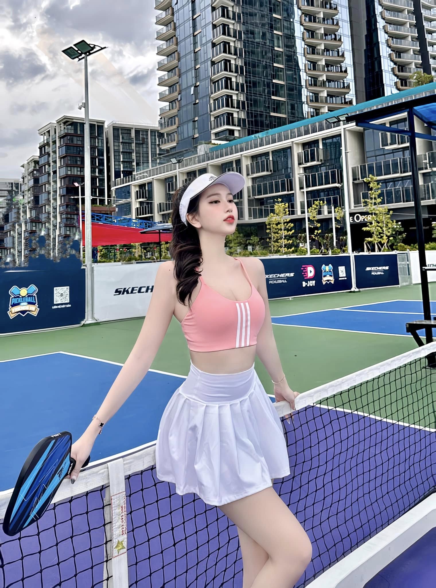 Hồ ngọc ý nhi 4 Hồ ngọc ý nhi 4