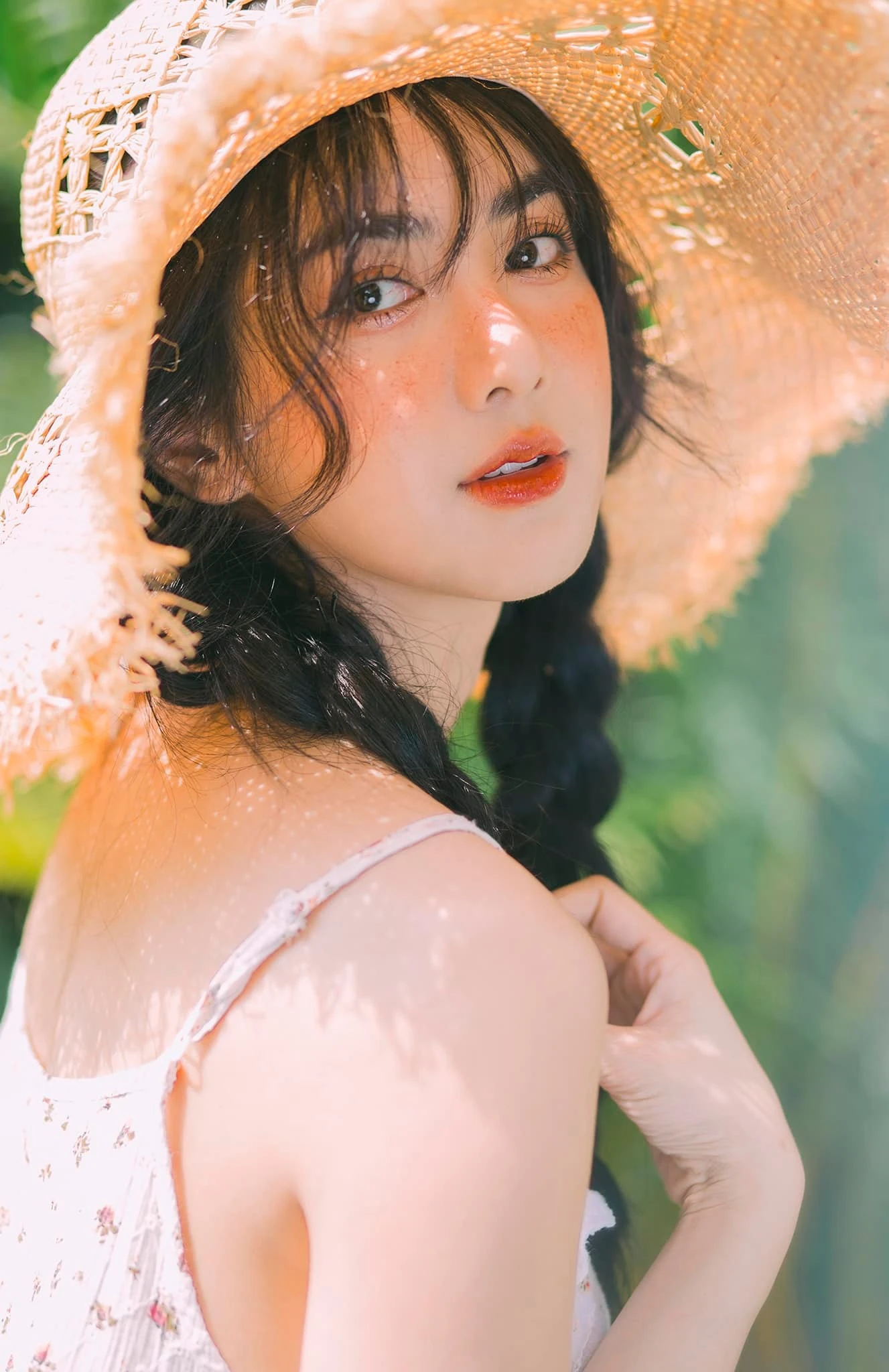 ho-thi-thuy-linh- 5